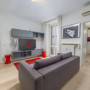 https://home-suite-home.it-lombardy.com